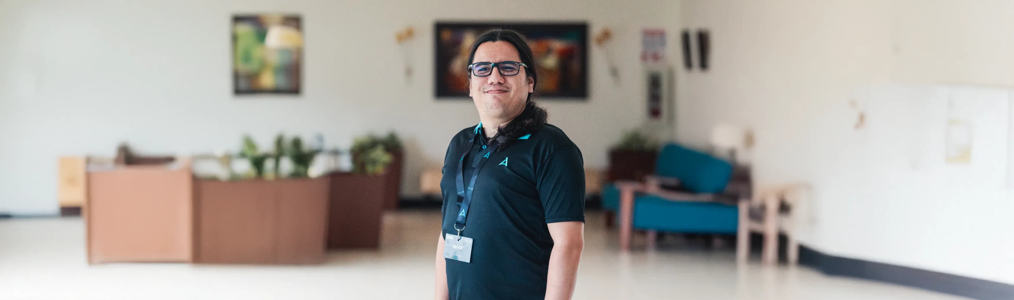 Meet Erick: Between Code, Airports, and a Life Without Boredom