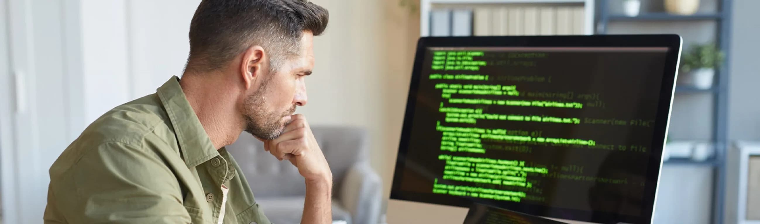 Should a Software Engineer Become a Specialist or a Generalist?